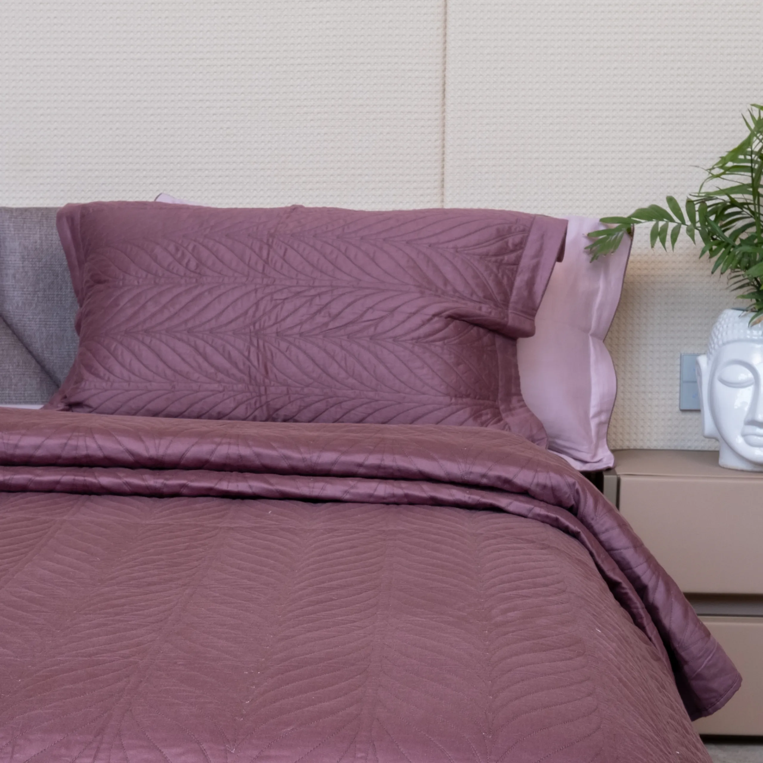 Feathora Reversible Quilted Bedspread (Set of 6)