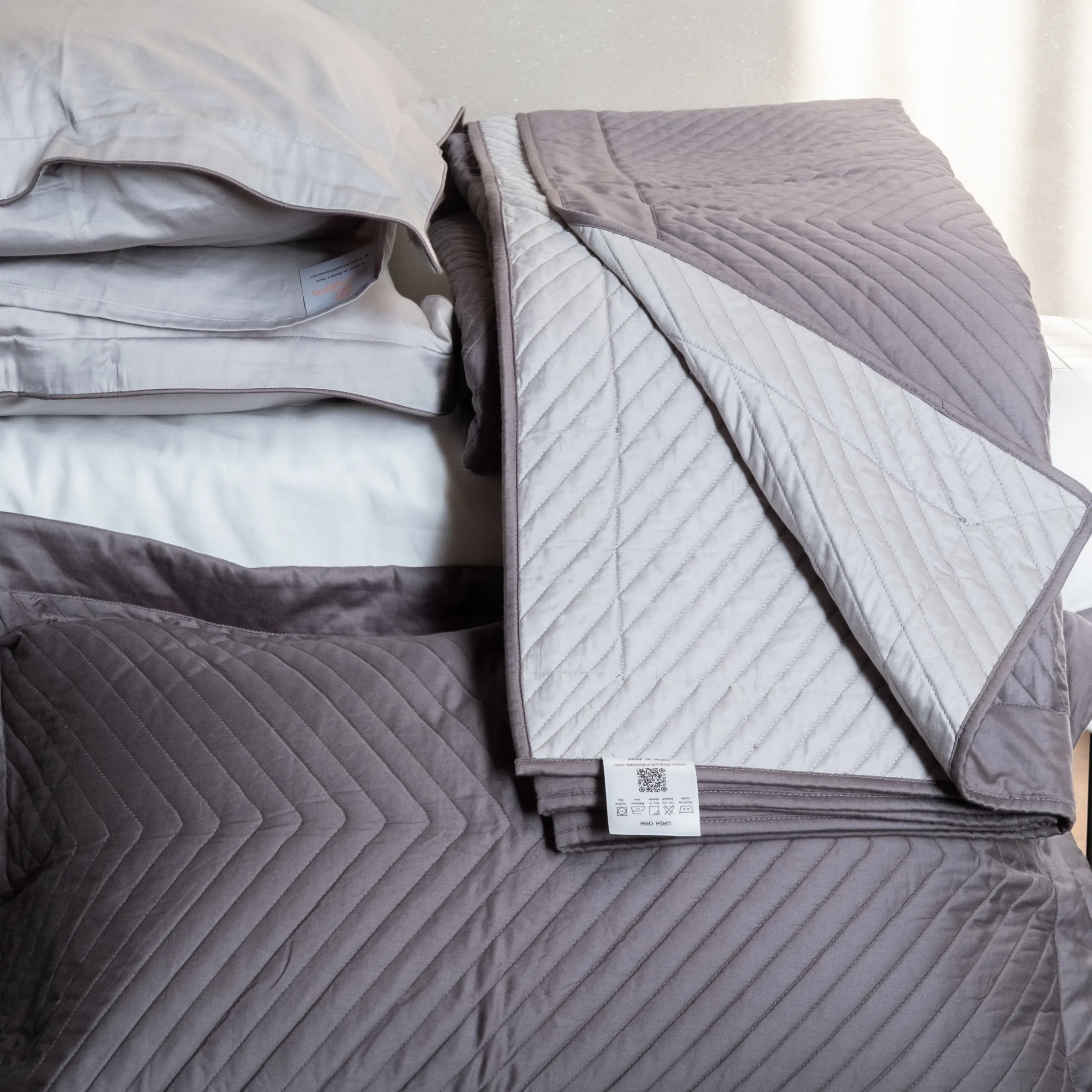 Wavira Reversible Quilted Bedspread (Set of 6) - Image 4