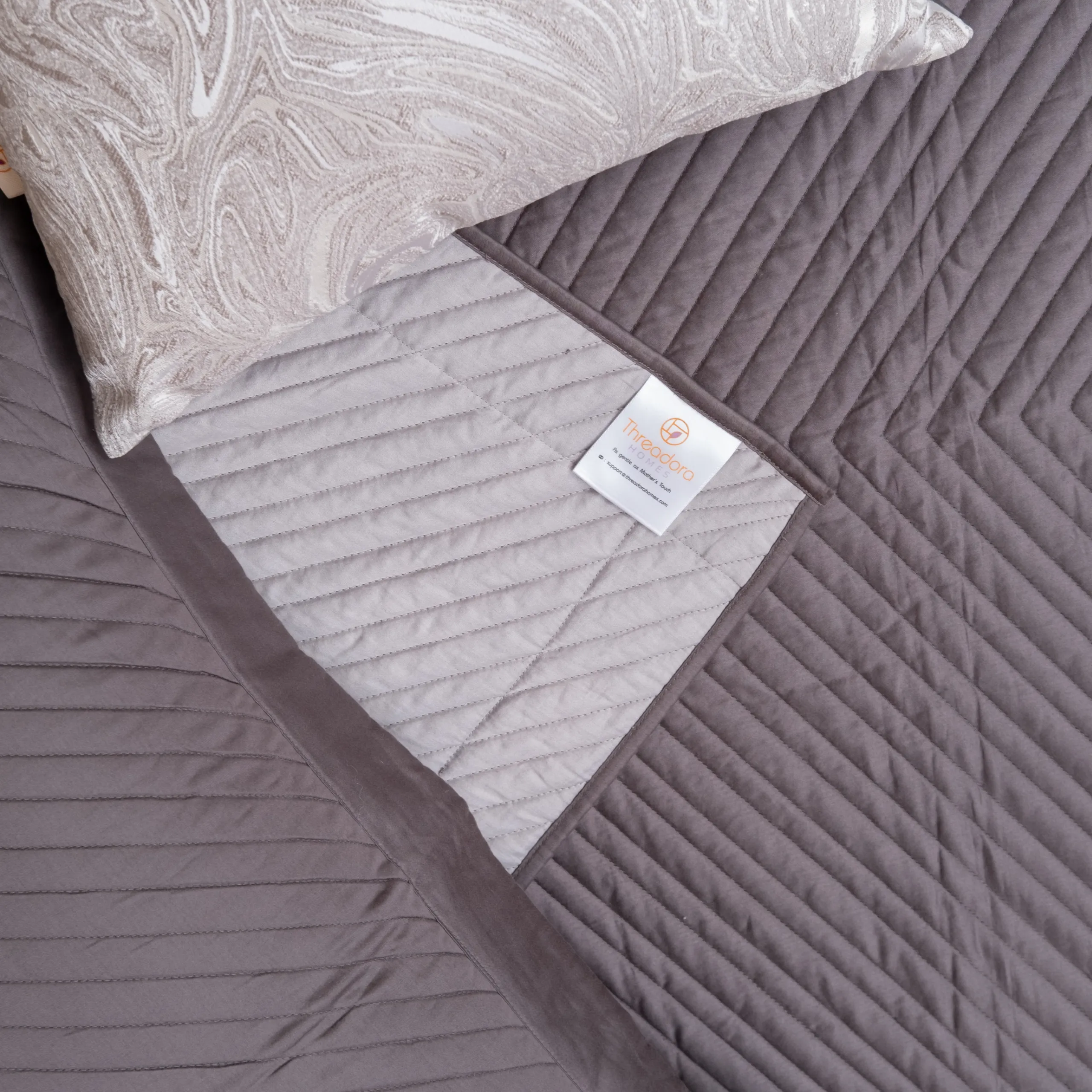 Wavira Reversible Quilted Bedspread (Set of 6) - Image 2